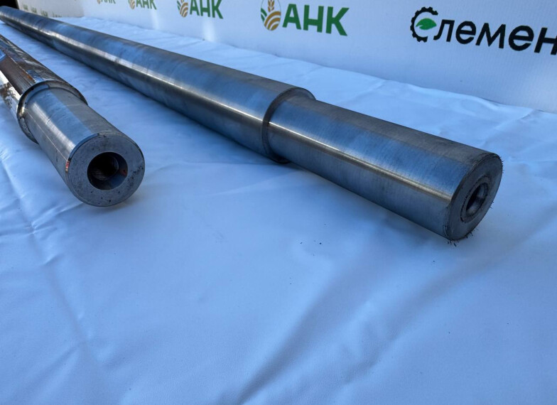 735609.1 Вал молотильного барабана зернозбиральних комбайнів Claas Lexion